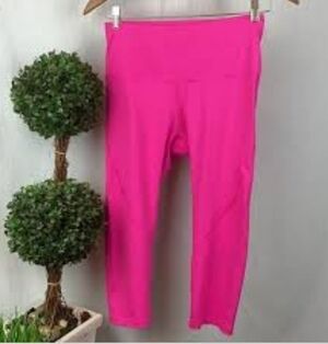 Layer 8 Girl yoga pink capri Size XS Child